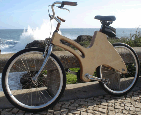 Велосипед с деревянной рамой рамой