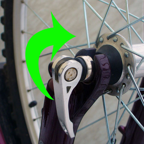 Сборка переднего колеса велосипеда с дисковыми тормозами без эксцентрика